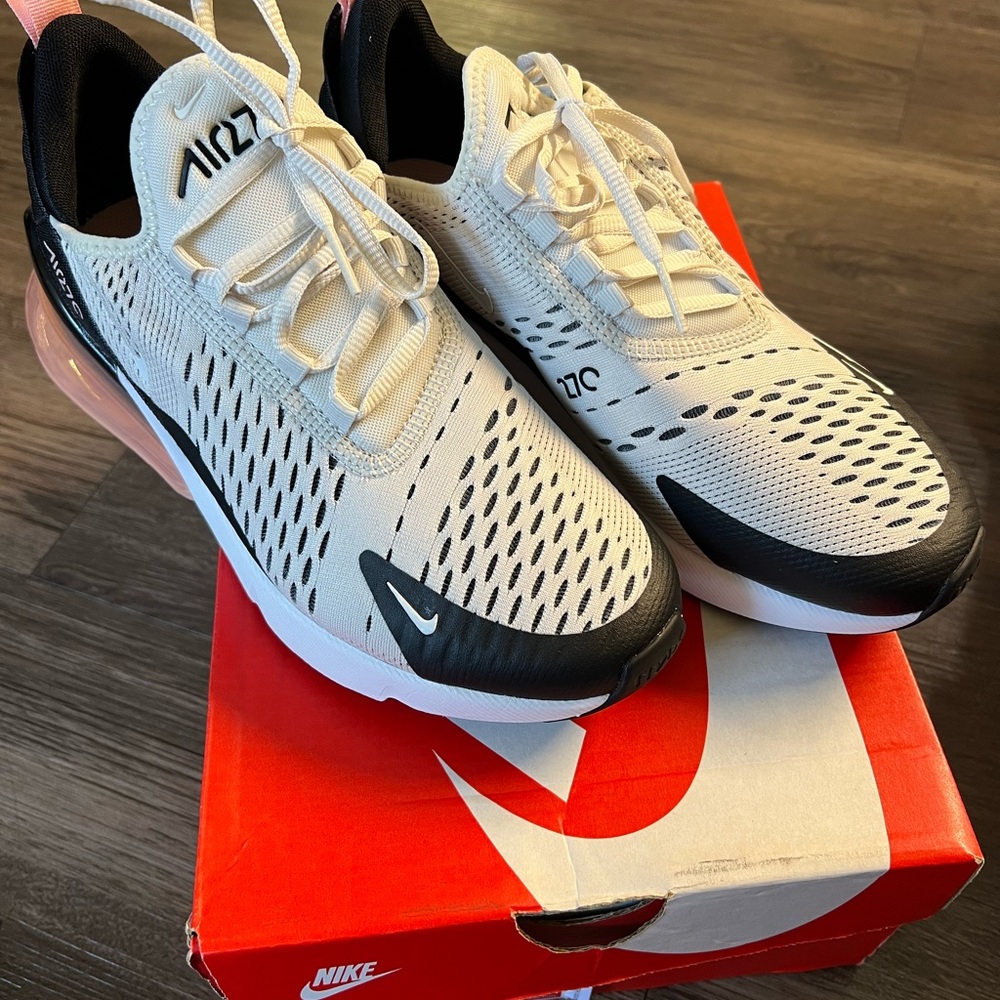 Nike Air Max 270, size 6.5Y / 8 W